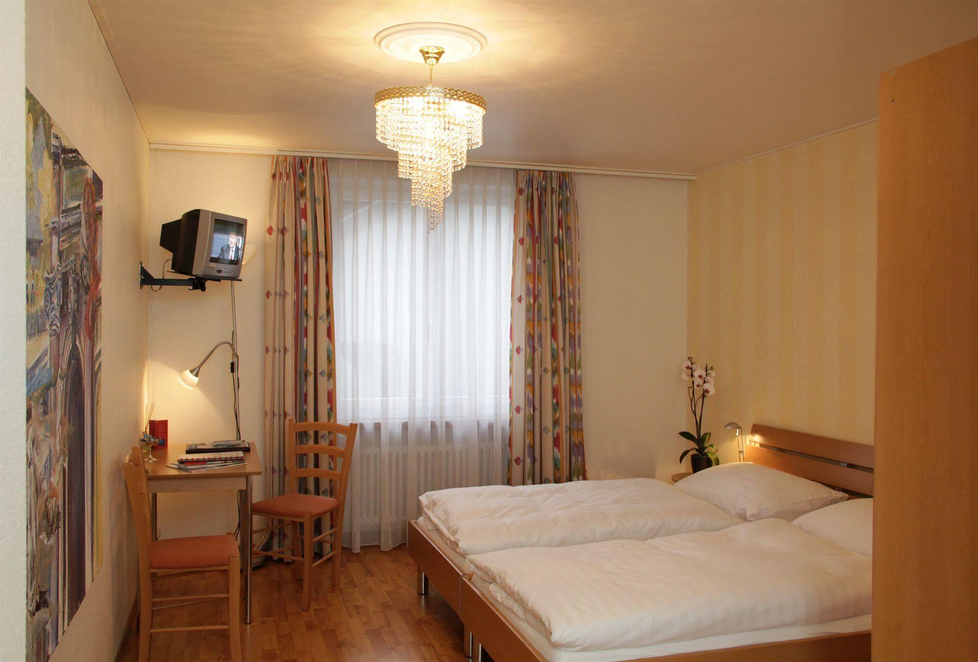 Hotel Roter Turm ゾロトゥルン エクステリア 写真